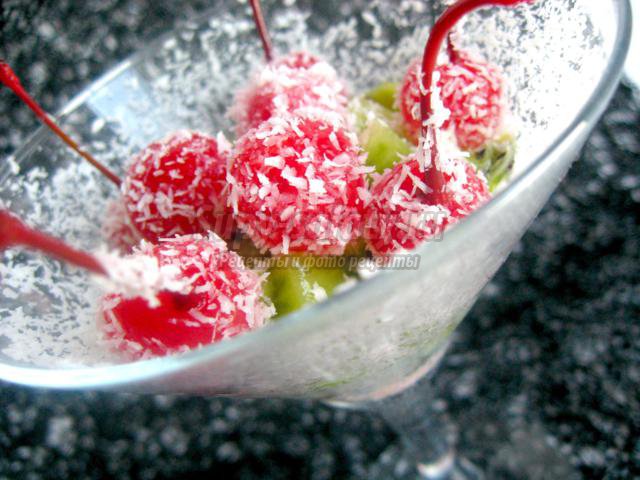 Десерт Зимняя вишня с киви