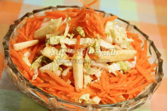 салат из пекинской капусты с морковью и яблоками