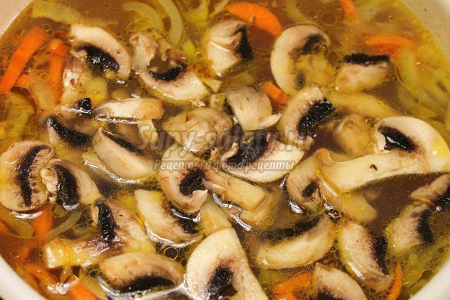 постный гречневый суп с грибами