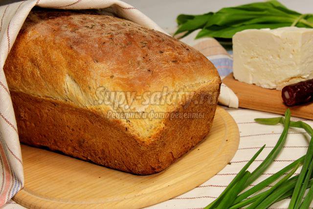 хлеб на опаре с прованскими травами и оливковым маслом