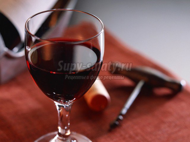 Как правильно подать вино к столу