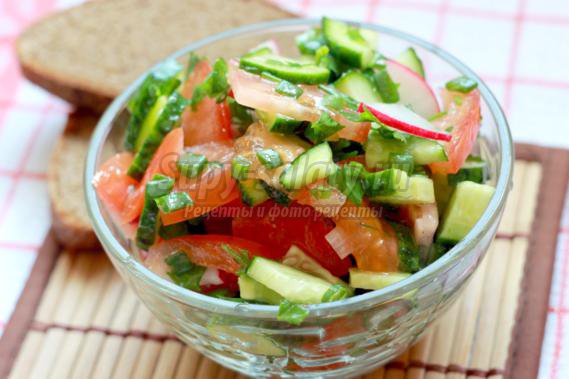 Салат из овощей с растительным маслом