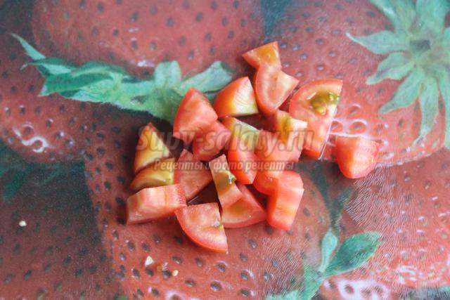 Овощное рагу с горошком и помидорами