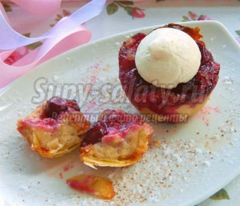 пирожные с вишнями и заварным кремом. pastel de nata