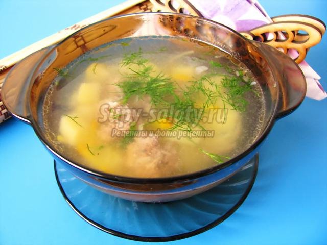 суп с фрикадельками на курином бульоне