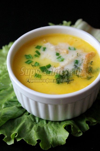 Суп из плавленого сырка с овощами