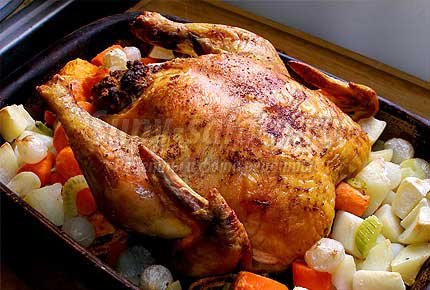 Как вкусно запечь курицу в духовке: полезные советы