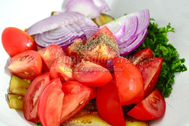 вегетарианский салат из баклажанов
