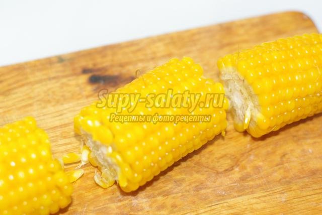 вареная кукуруза в беконе