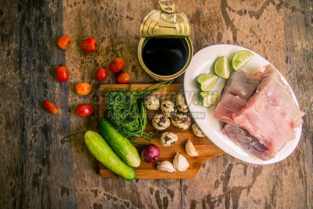 новогодний рыбный салат с барракудой и оливками