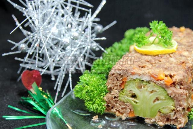 мясная закуска с брокколи к Новому году