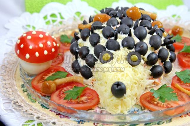 салат из оливье на детский день рождения. Ежик