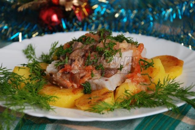 отварная рыба с томатно-грибным соусом на Новый год