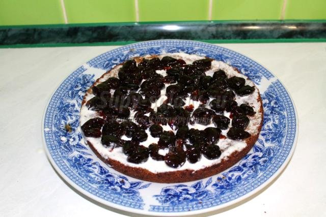 торт Кучерявый пинчер с вишней в мультиварке