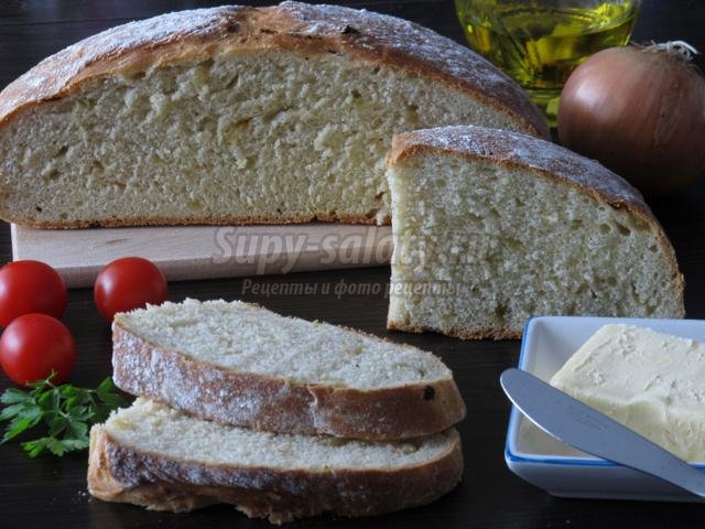 домашний хлеб с жареным луком