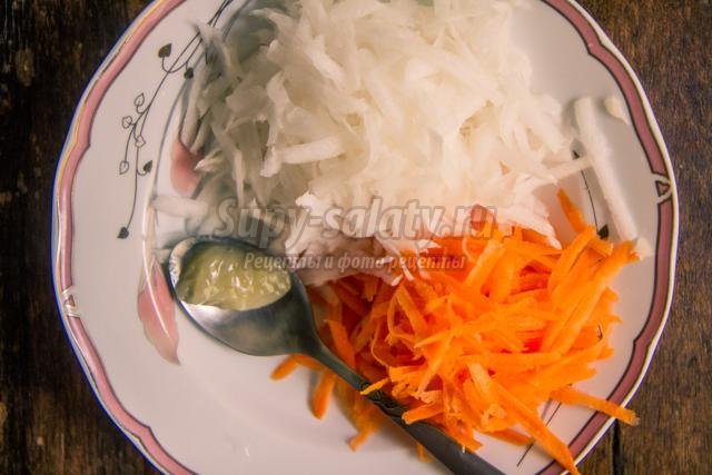 салат с дайконом и морковью. Здоровье