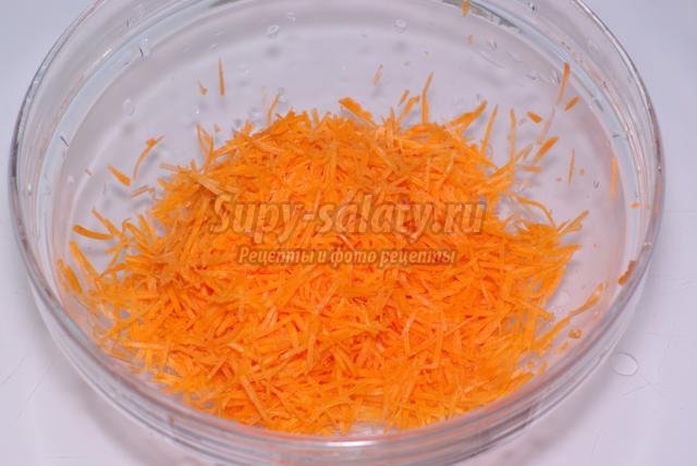 диетические морковно-яблочные котлеты в миндальной панировке