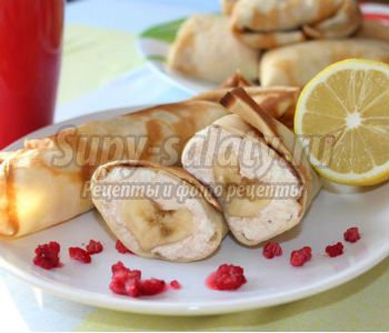 лимонно-ванильные блинчики с творогом и бананом