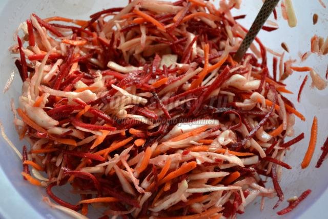 диетический салат из капусты, моркови и свеклы. Метелка