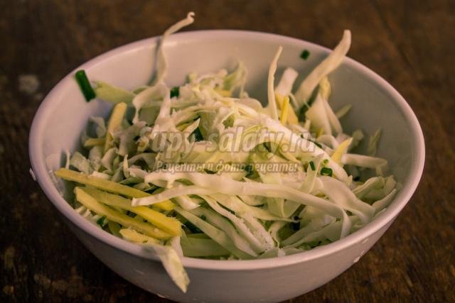 диетический салат с вешенками и капустой
