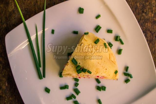 блинный торт с крабовыми палочками