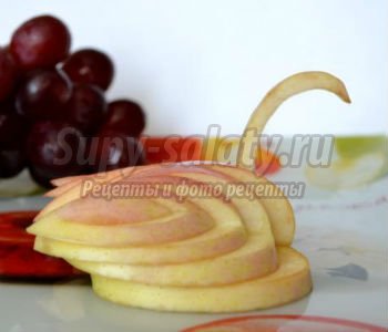 карвинг фруктовая закуска из яблока. Лебедь