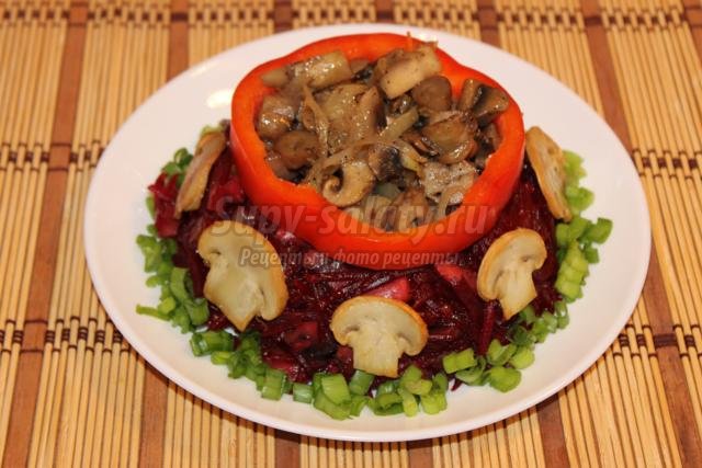 постный салат со свеклой и грибами