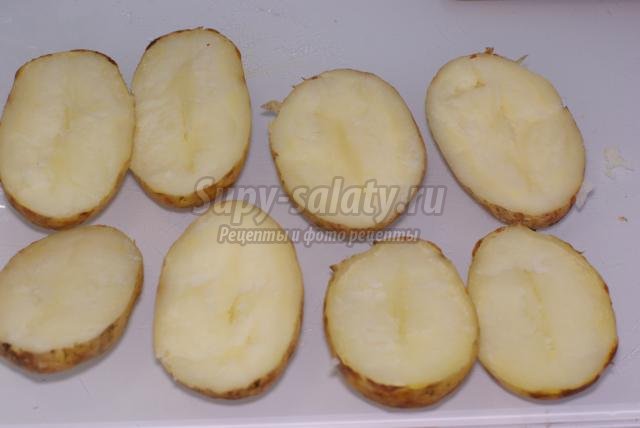 картофель, фаршированный грибами, фасолью и помидорами черри