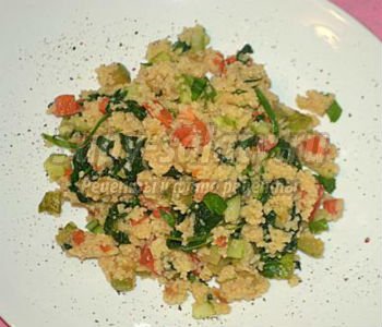 постный тёплый салат из кус-куса и овощей