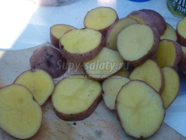 шашлык из картофеля с салом на костре