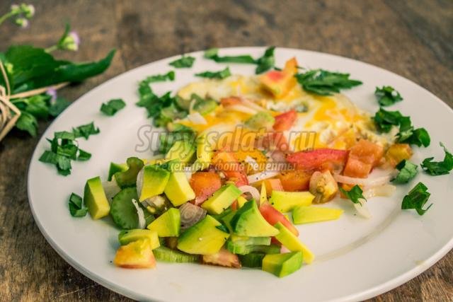 диетические овощи с перепелиными яйцами