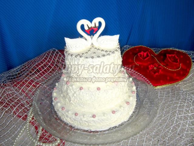 свадебный торт с лебедями