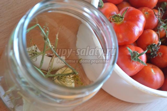 маринованные помидоры в томатном и огуречном соке