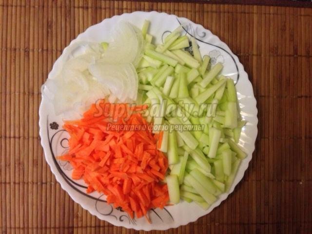 рисовая лапша с овощами и мясом по-японски