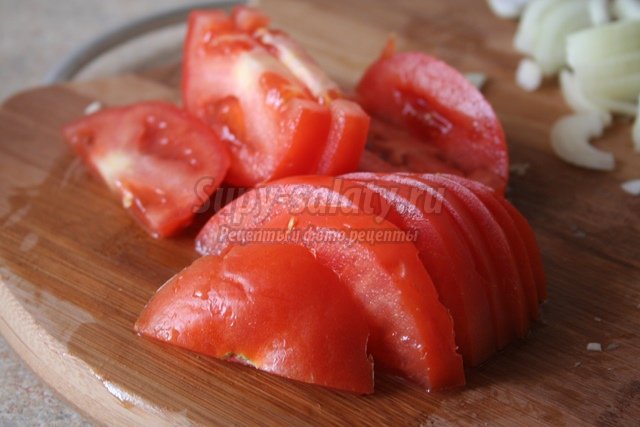 Вкусная запеканка с помидорами