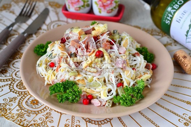Праздничный салат с фунчозой