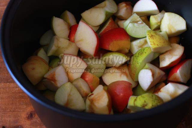 песочный пирог с яблочной, ягодной и творожной начинкой