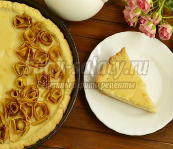 пирог с заварным кремом и розами из яблочной кожуры