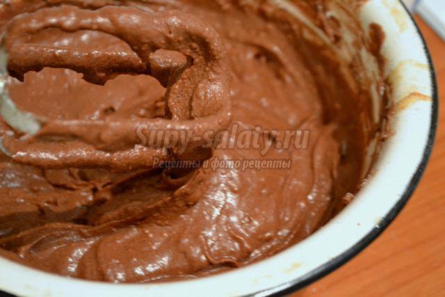 шоколадный пирог со сгущенкой