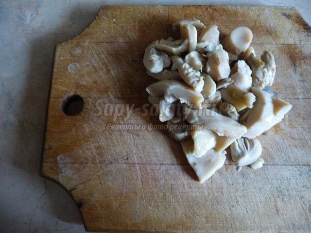 Зразы с грибами на картофельном теест