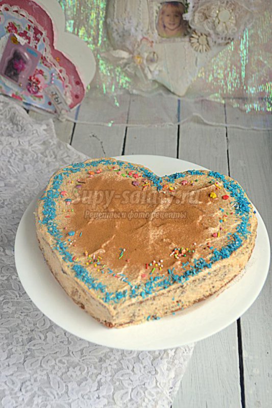 кофейный торт с орехами ко Дню Валентина. Сердце
