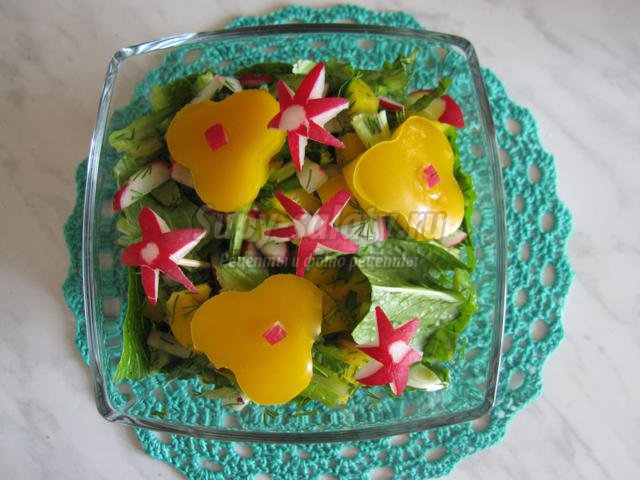 витаминный диетический салат. Весна