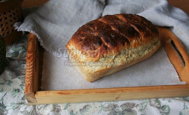 Домашний хлеб с имбирем и розмарином.
