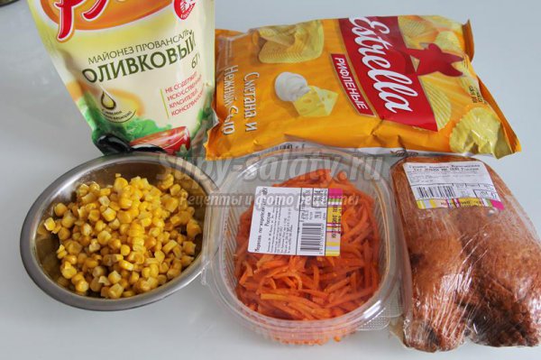 Слоёный салат с чипсами и варёной кукурузой