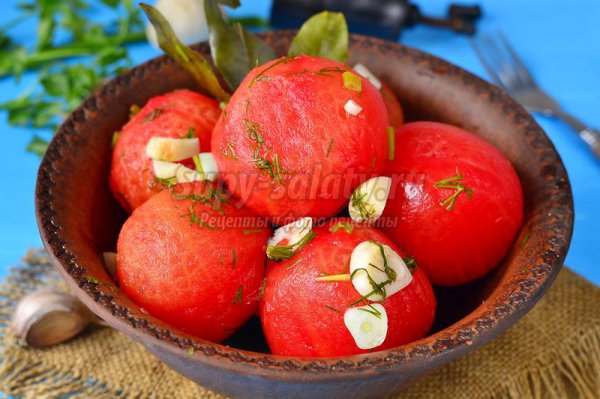 Быстрые маринованные помидоры