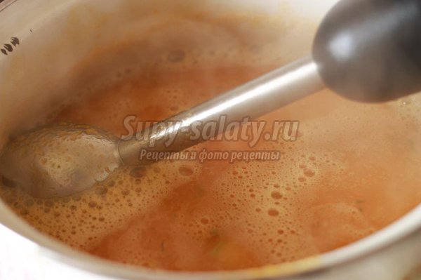 Тыквенно-кабачковый суп с куриными фрикадельками
