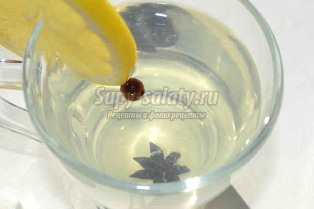пряный бадьяновый напиток с лимоном
