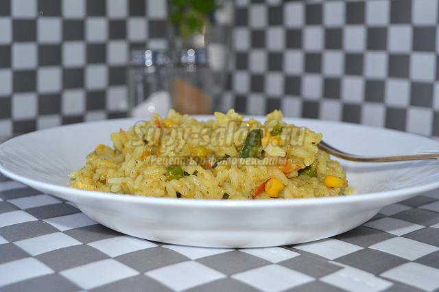 вегетарианский рис с овощами