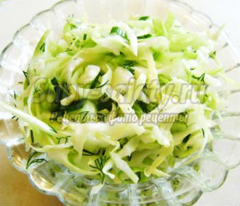 классический салат из капусты и огурцов