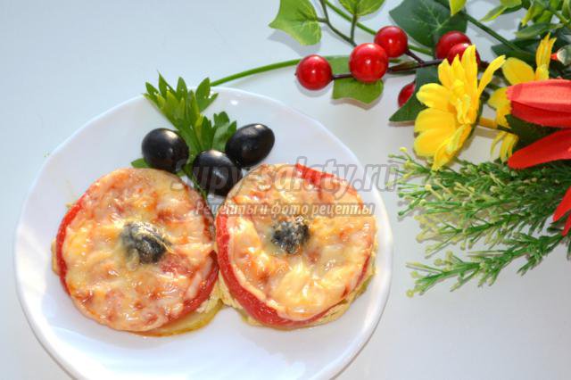 кабачки, запеченные с сыром и помидорами